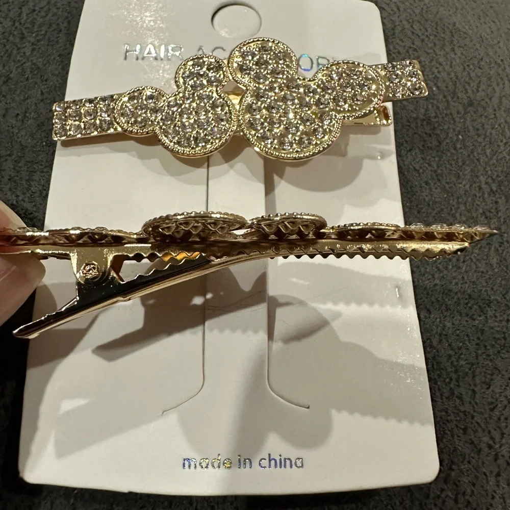 Mickey Mouse shaped hair clips - Picture 3 of 3